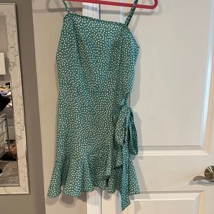 Women’s green and white side tie dress